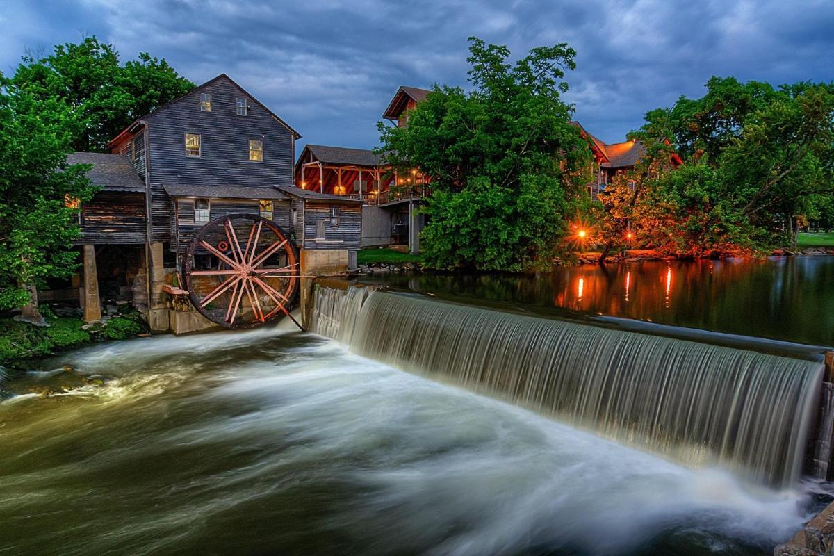 Holiday home Hidden Creek, Pool Table, Hot Tub, 1089 Free Tickets Each Paid Day, Dollywood And *