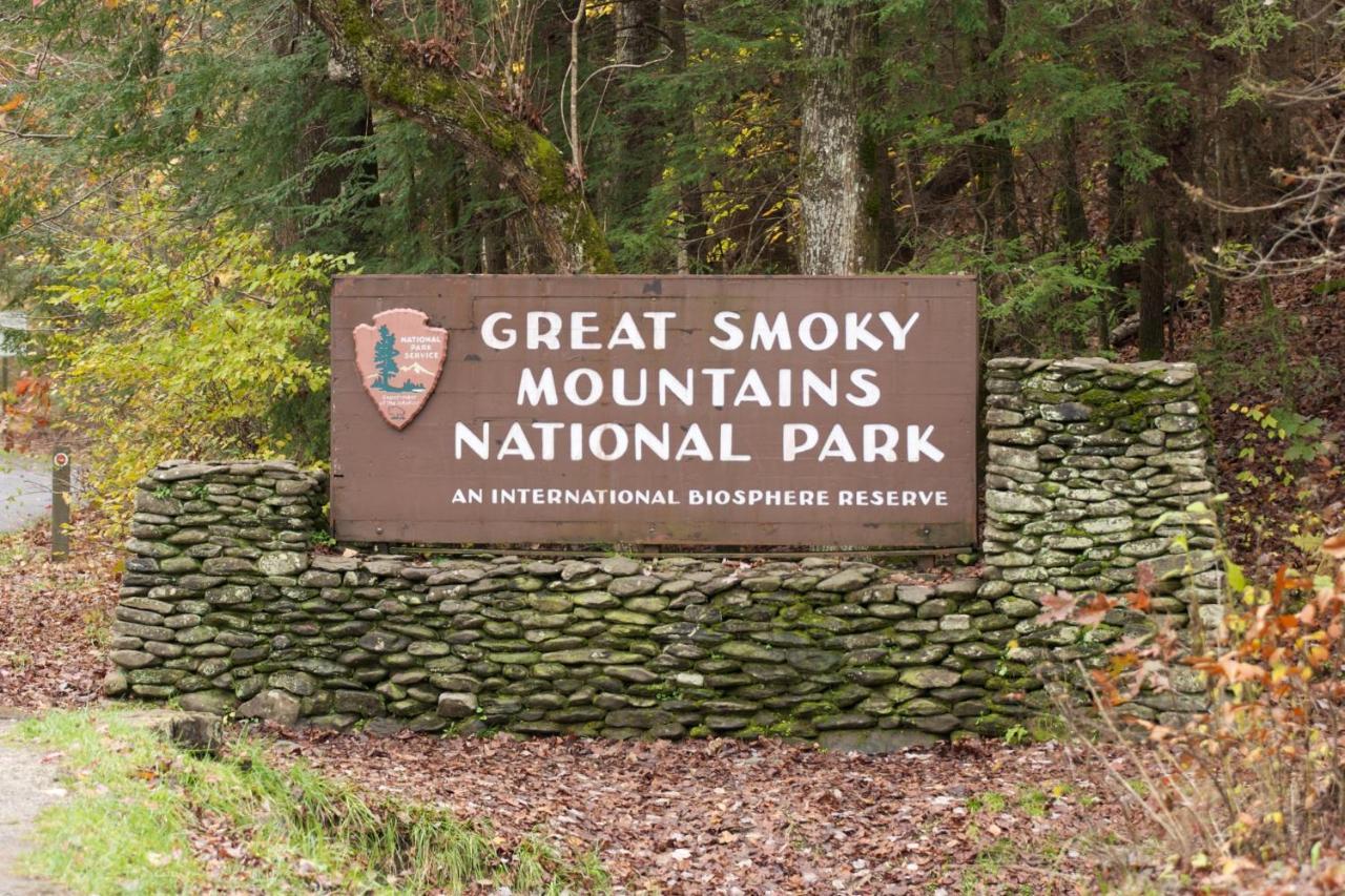 Hidden Creek, Pool Table, Hot Tub, 1089 Free Tickets Each Paid Day, Dollywood And Gatlinburg