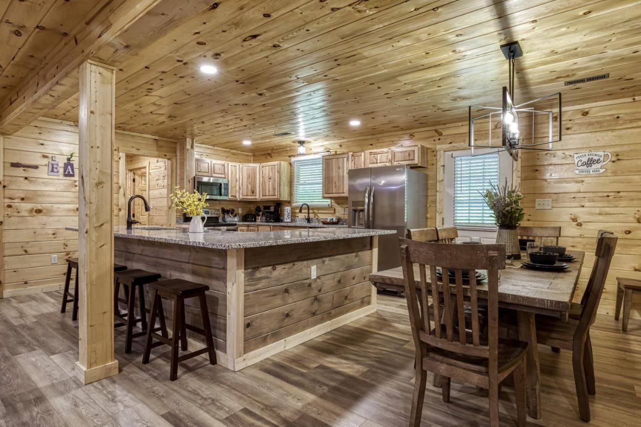 Holiday home Hidden Creek, Pool Table, Hot Tub, 1089 Free Tickets Each Paid Day, Dollywood And