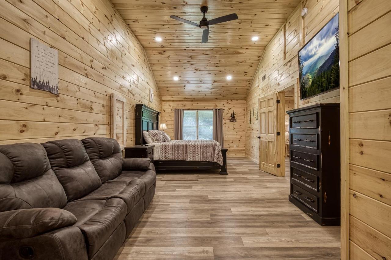 Holiday home Hidden Creek, Pool Table, Hot Tub, 1089 Free Tickets Each Paid Day, Dollywood And