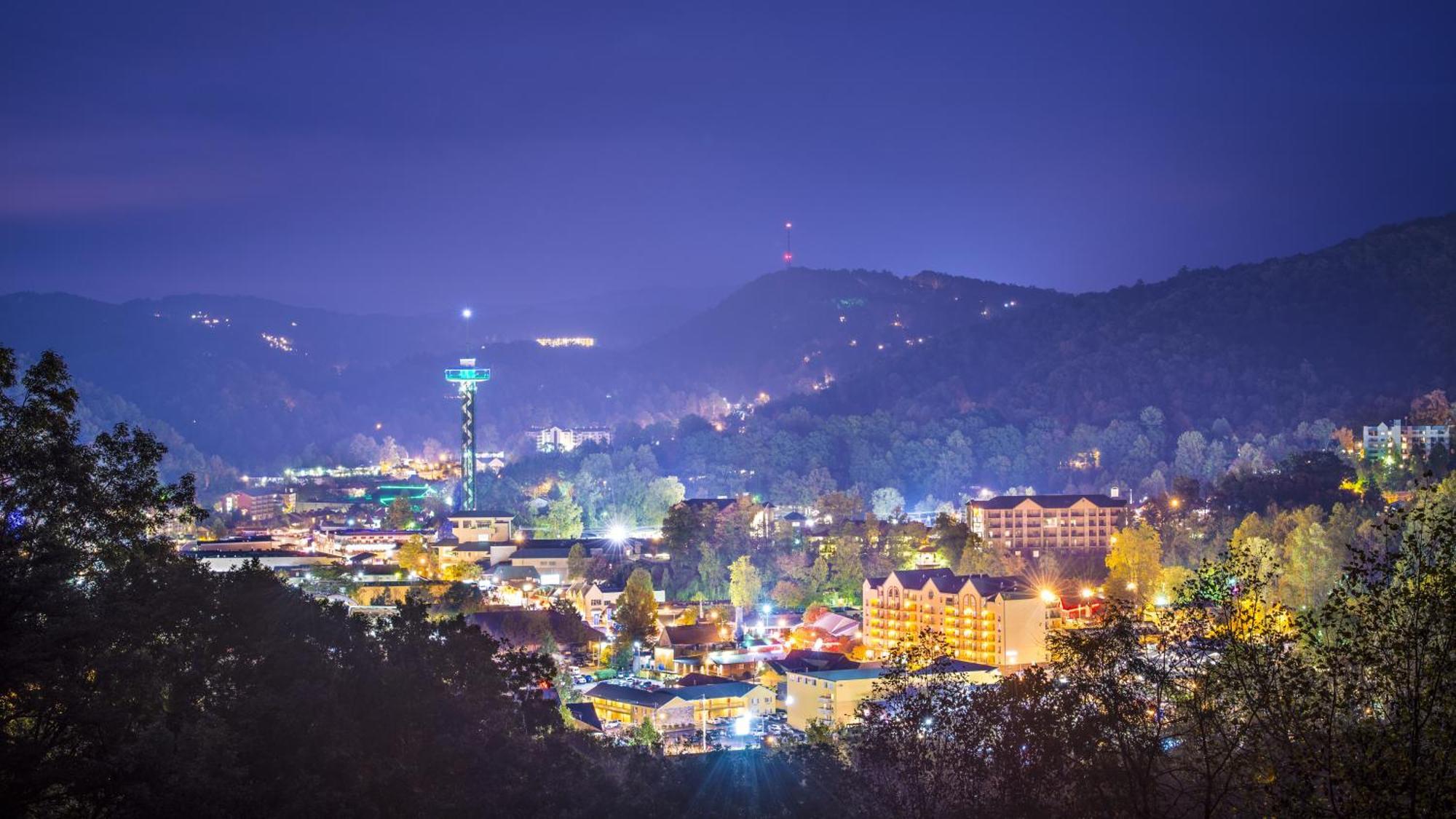 Holiday home Hidden Creek, Pool Table, Hot Tub, 1089 Free Tickets Each Paid Day, Dollywood And
